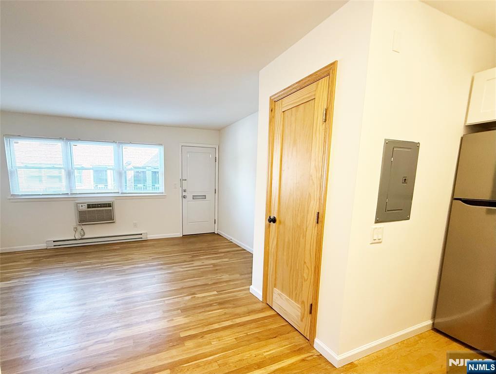 72 E Main Street 10 Property Photo 6