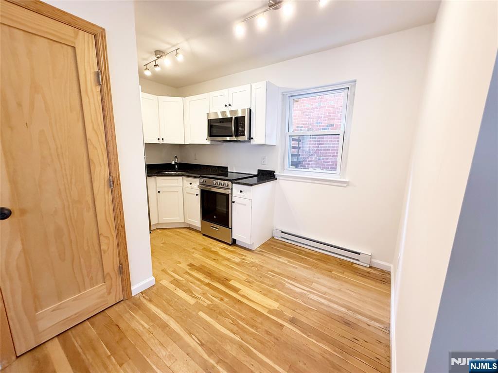 72 E Main Street 10 Property Photo 8