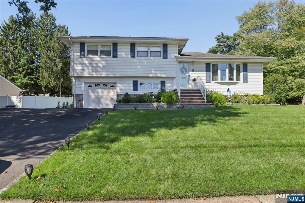 5 Viewpoint Road Property Photo 1