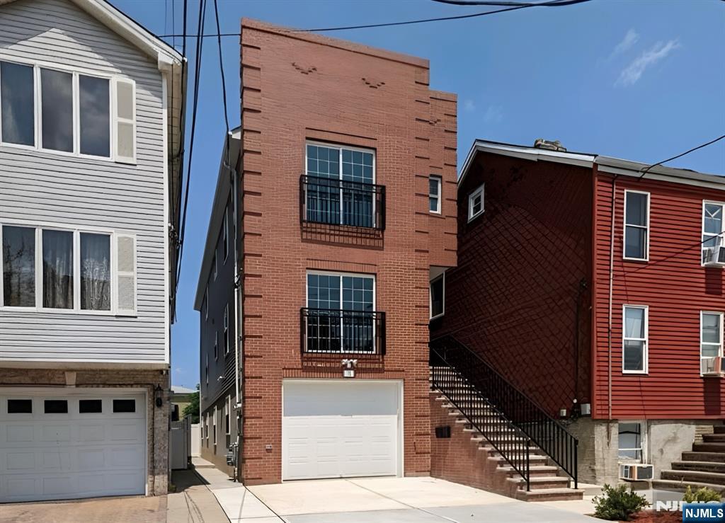 16 Reynolds Avenue 2 Property Photo 1