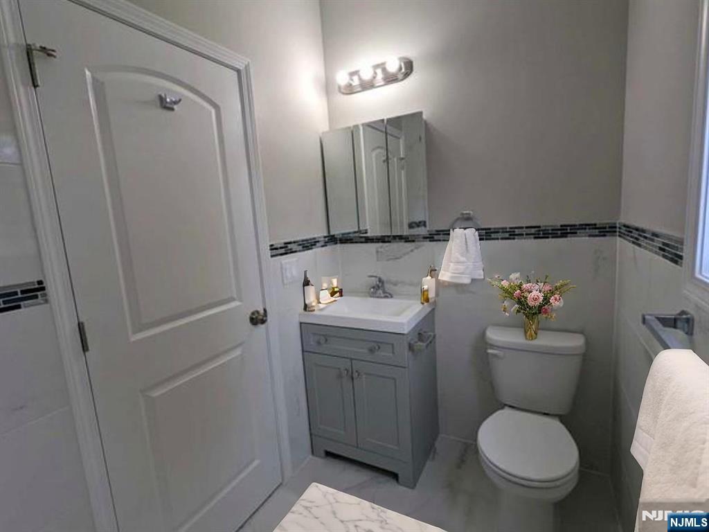 16 Reynolds Avenue 2 Property Photo 6
