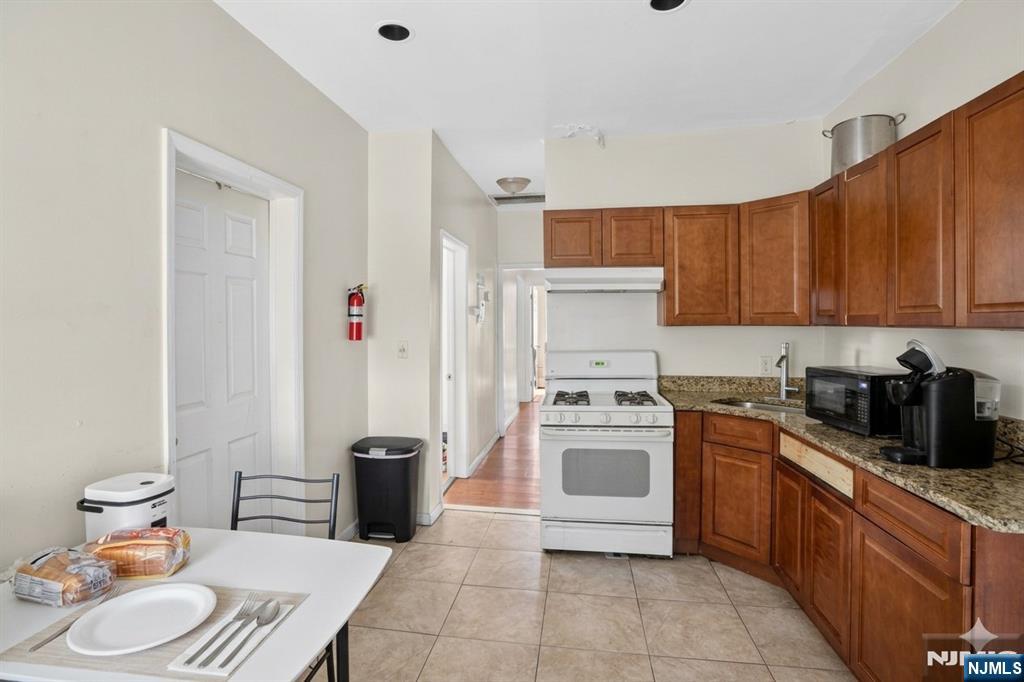 160 Fulton Avenue Property Photo 13