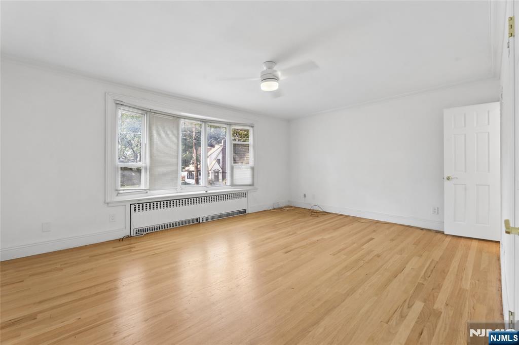 585 W Englewood Avenue Property Photo 13