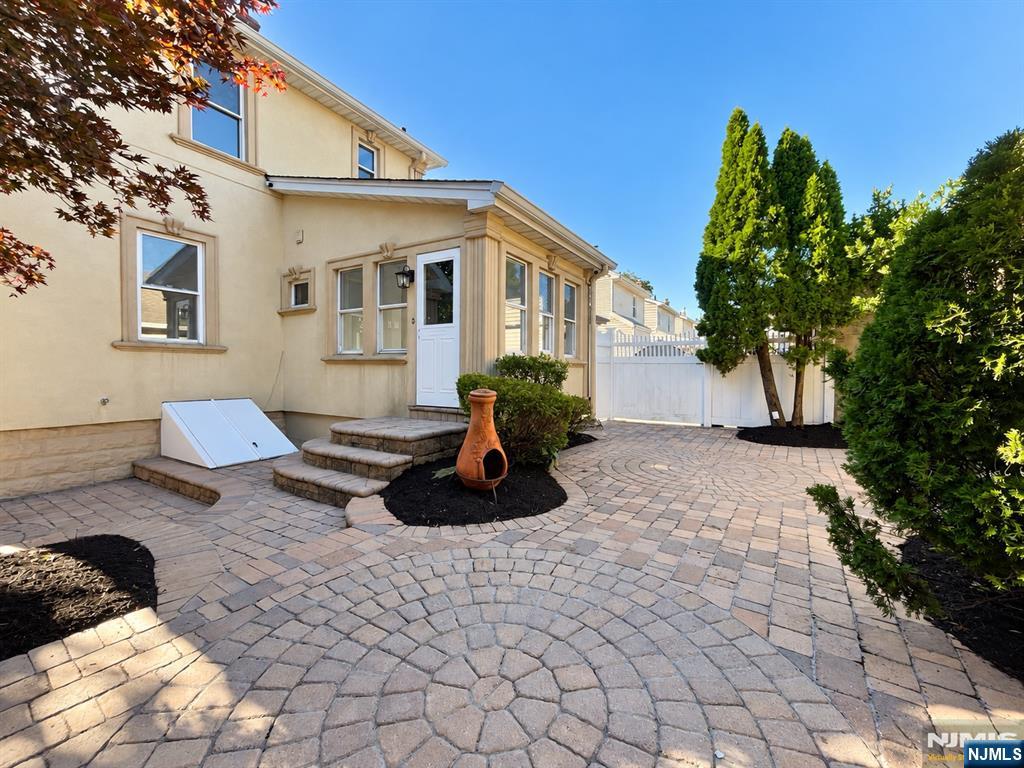29 Devon Street Property Photo 12