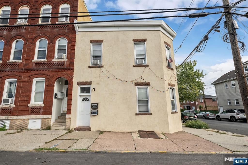 84 Westervelt Place Property Photo 1