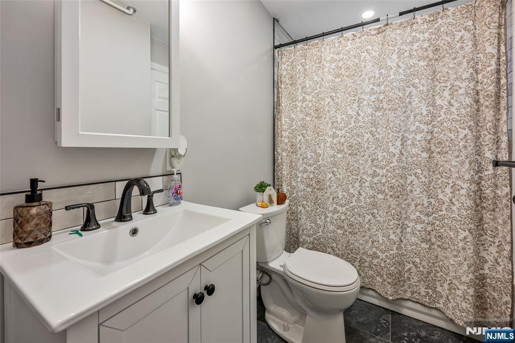 84 Westervelt Place Property Photo 8