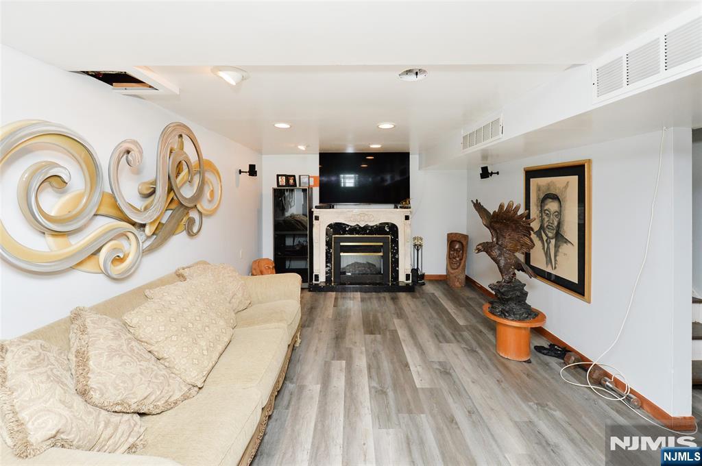 56 Dohrman Avenue Property Photo 24