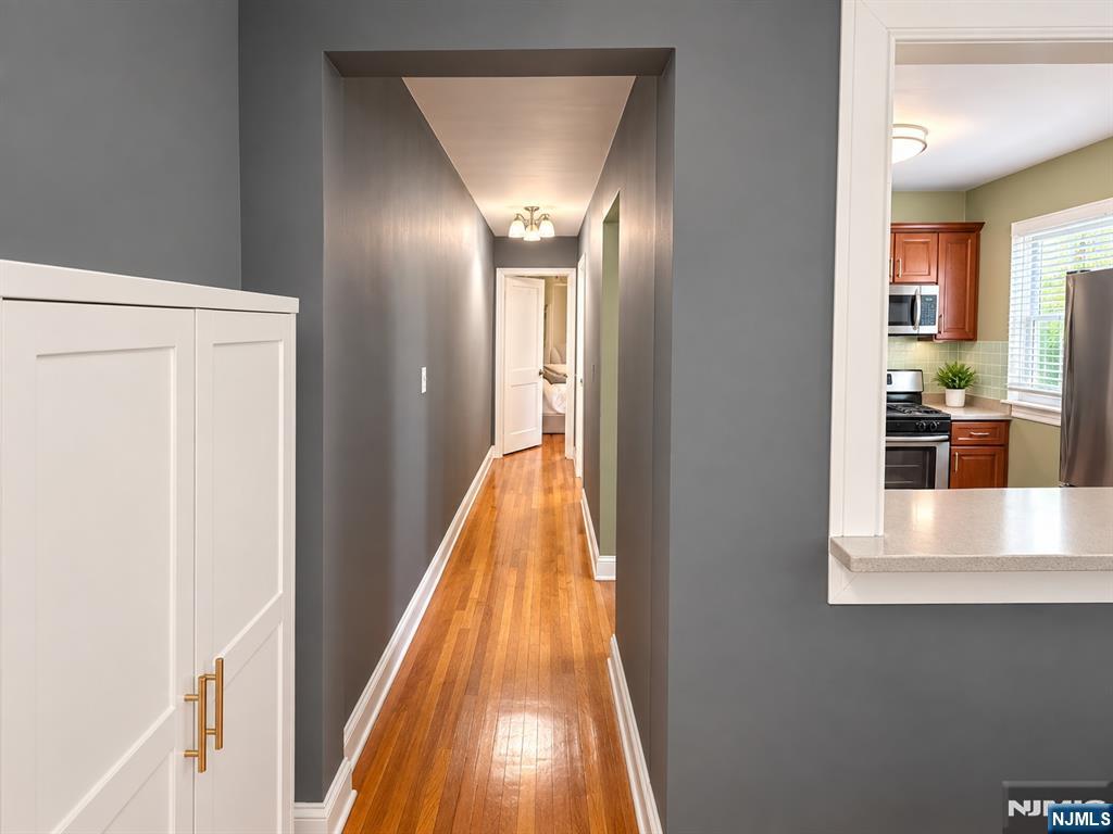2337 Hudson Terrace E12 Property Photo 6