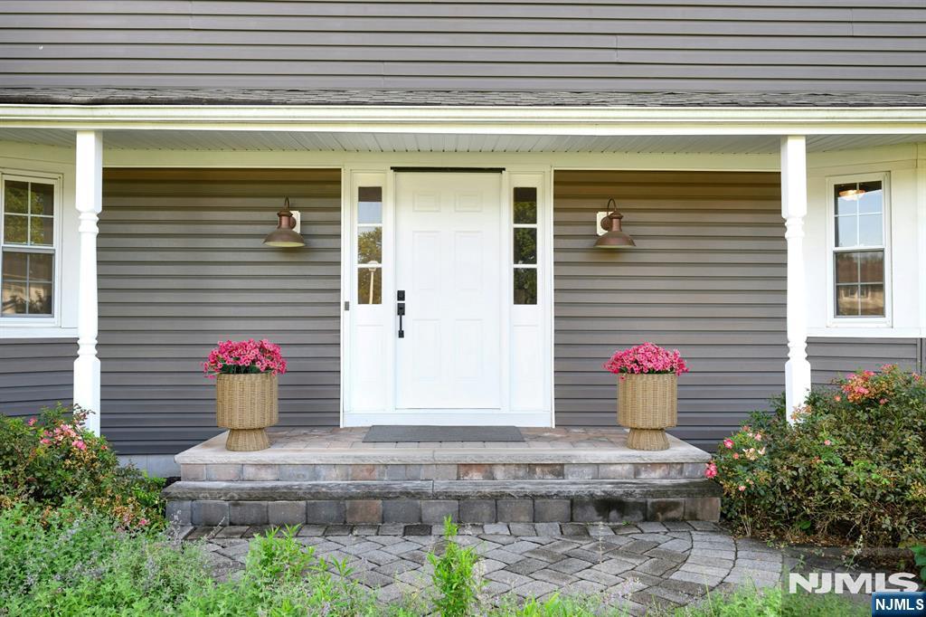 10 Cambray Road Property Photo 3