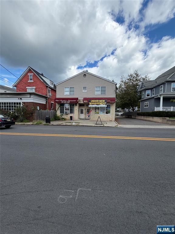 66 E Madison Avenue Property Photo 15