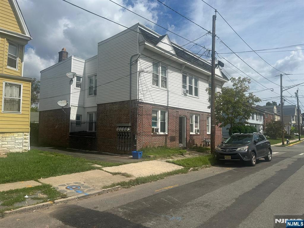 84 Tiffany Place Property Photo 2