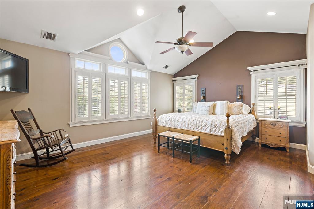 11 Tannery Lane Property Photo 17