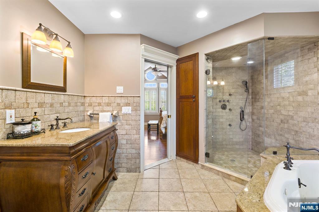 11 Tannery Lane Property Photo 23