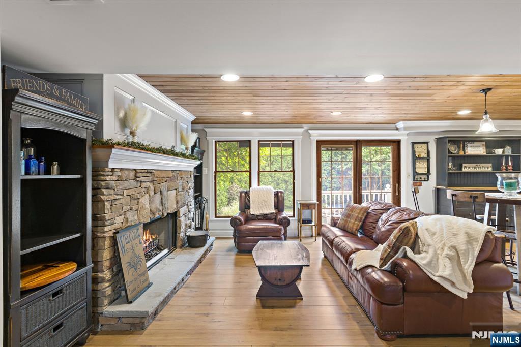 11 Tannery Lane Property Photo 31