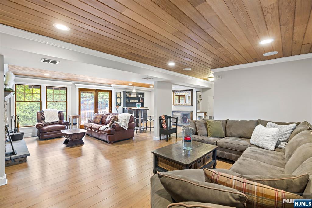 11 Tannery Lane Property Photo 32