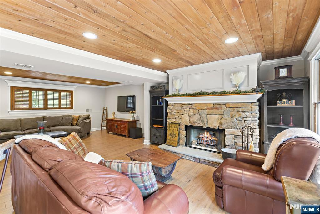 11 Tannery Lane Property Photo 34