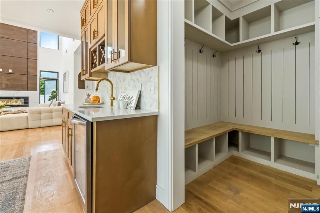 389 Mercer Avenue Property Photo 14