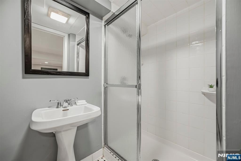 66 Nottingham Road Property Photo 26