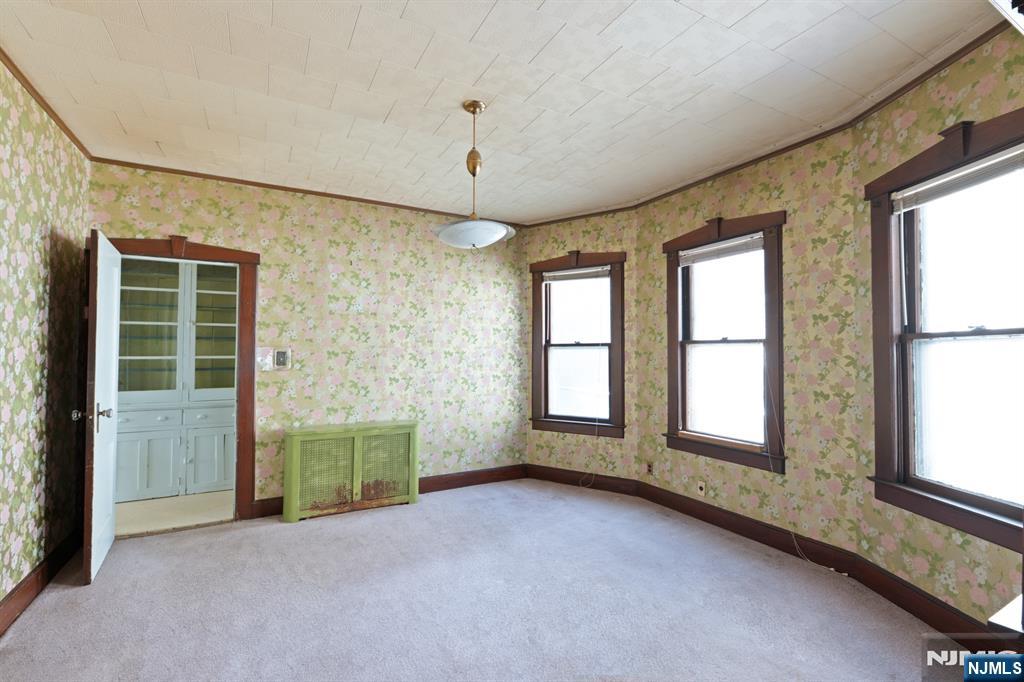 29 Luddington Avenue Property Photo 6