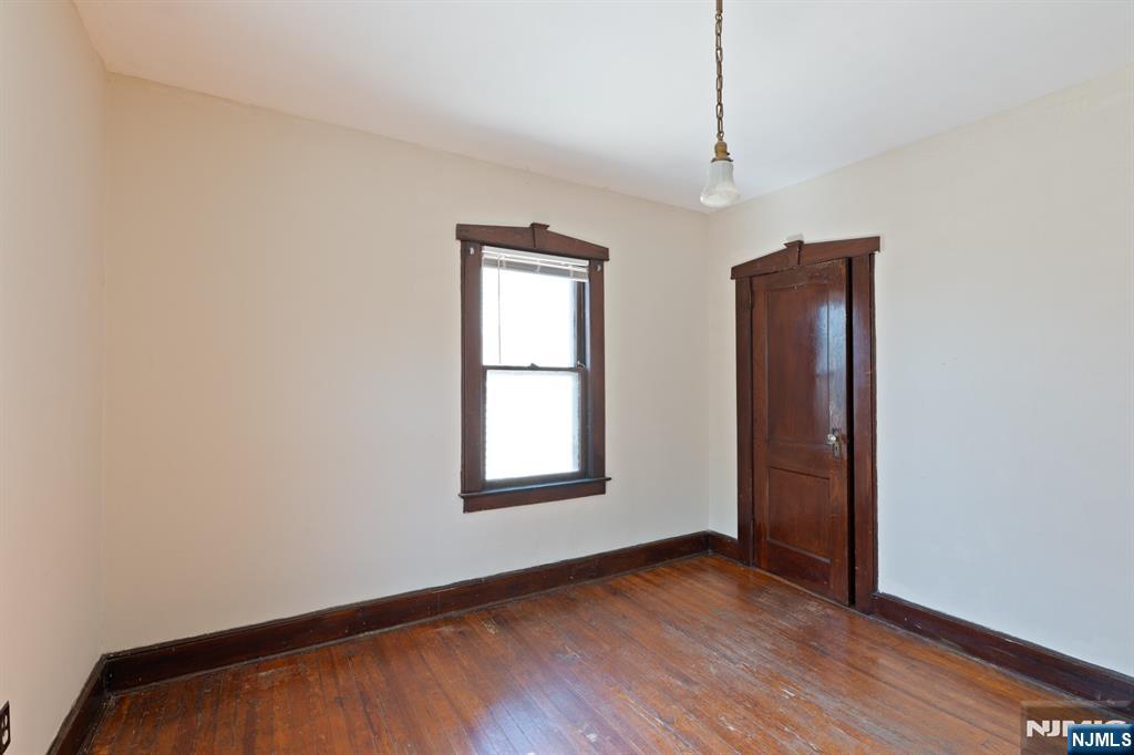 29 Luddington Avenue Property Photo 17