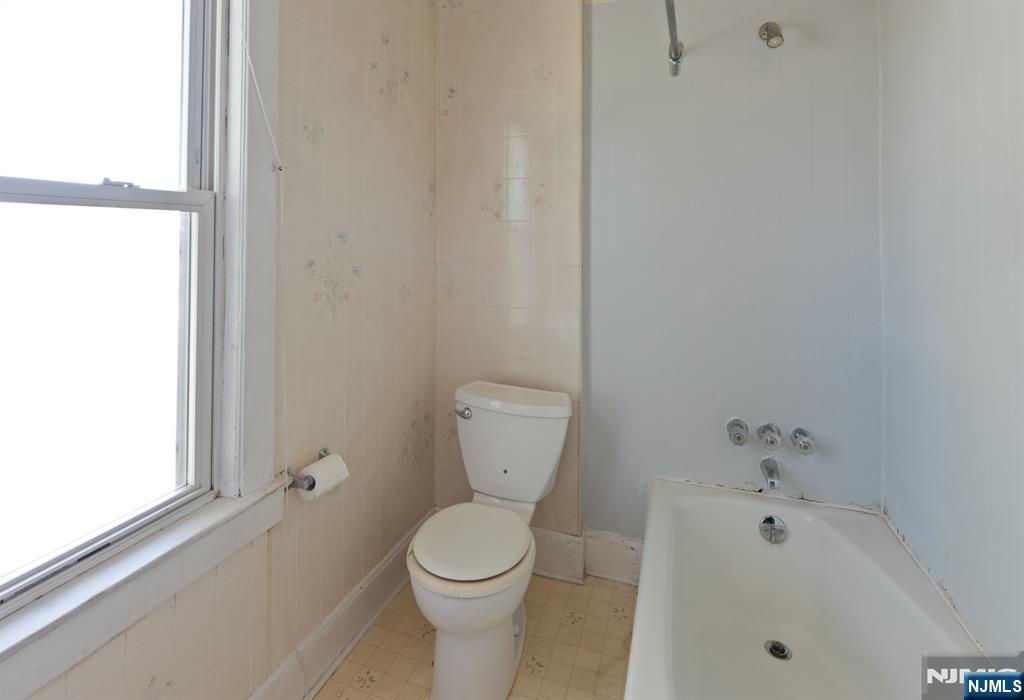 29 Luddington Avenue Property Photo 19