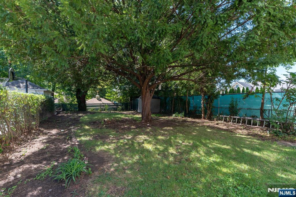 29 Luddington Avenue Property Photo 21