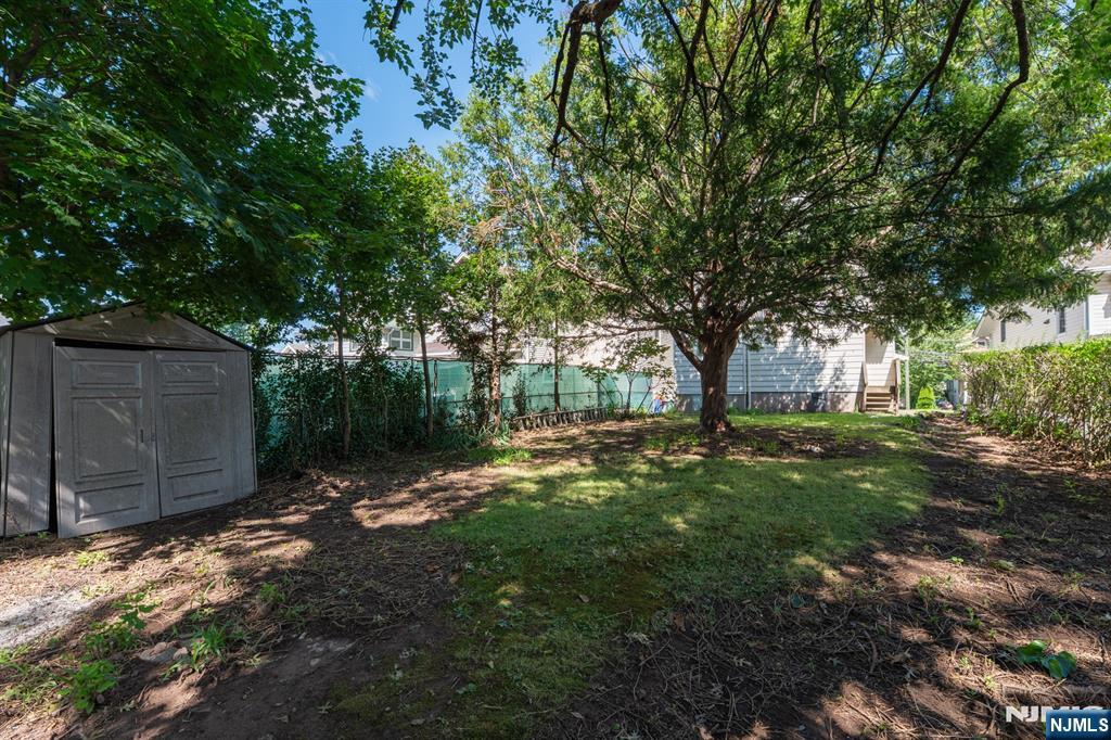 29 Luddington Avenue Property Photo 23