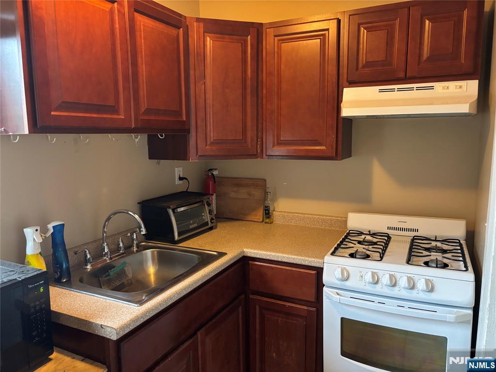 35 Monticello Avenue 3 Property Photo 3