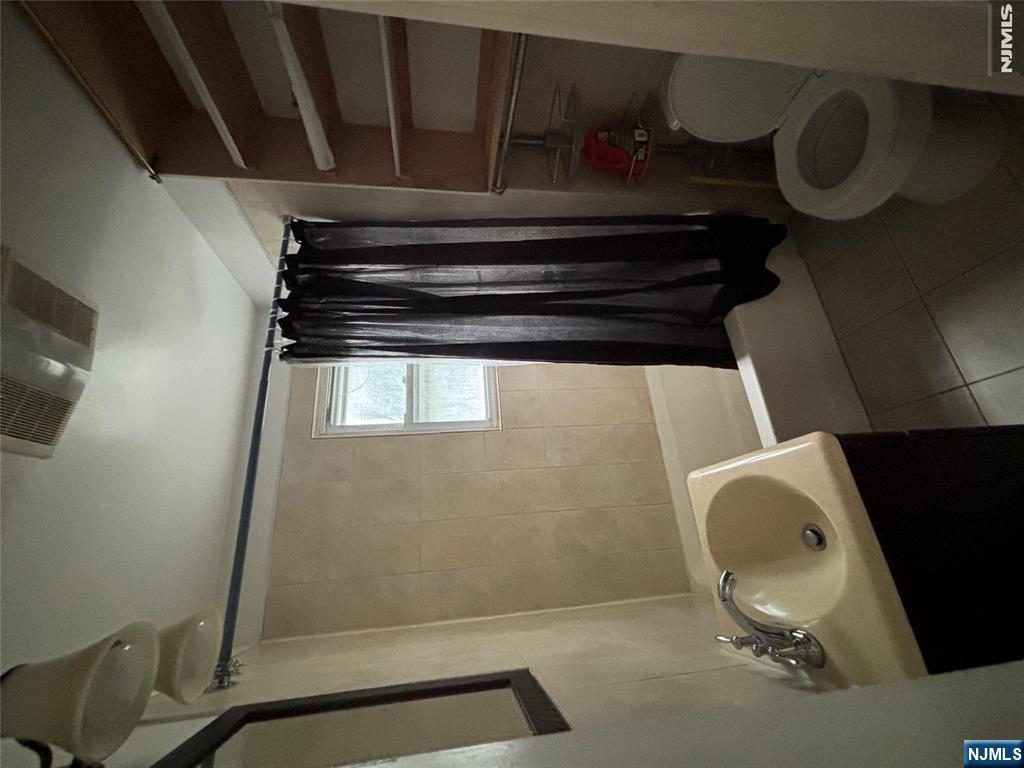 35 Monticello Avenue 3 Property Photo 6