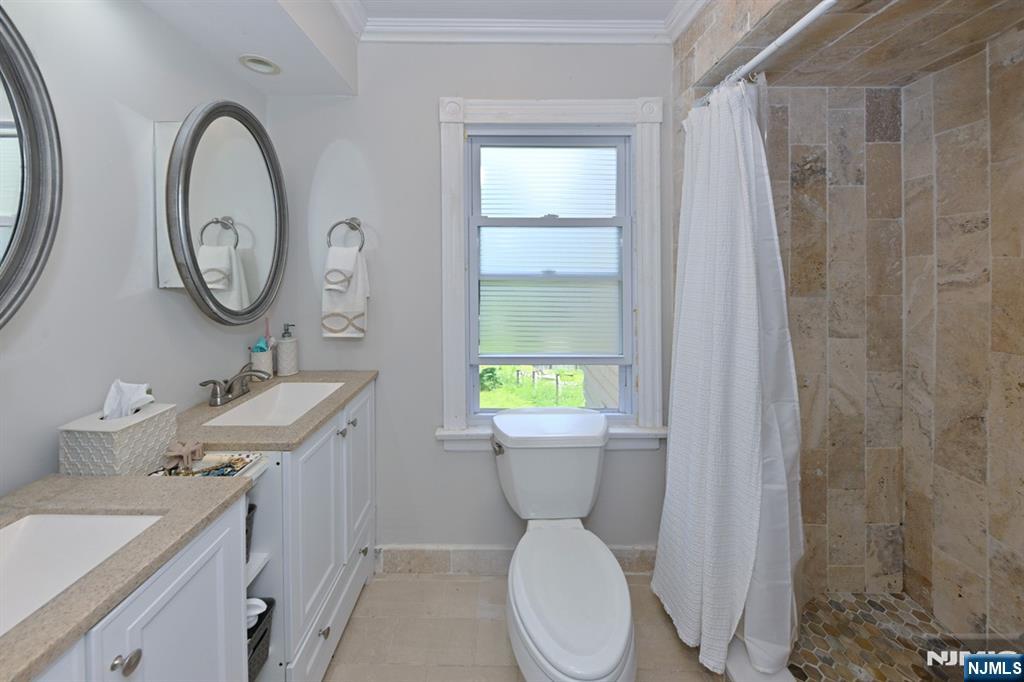 51 High Property Photo 11
