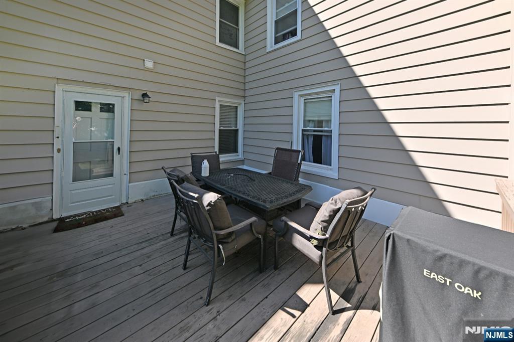 51 High Property Photo 19