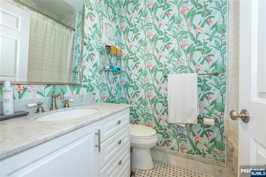 215 Monroe Street 1 Property Photo 18