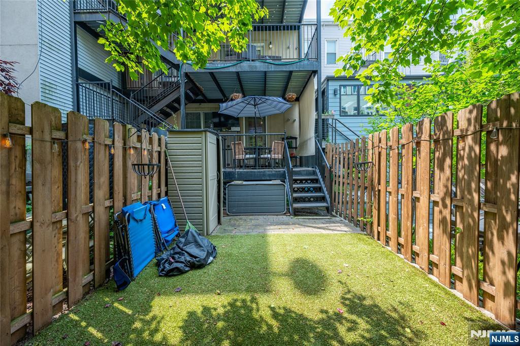 215 Monroe Street 1 Property Photo 23