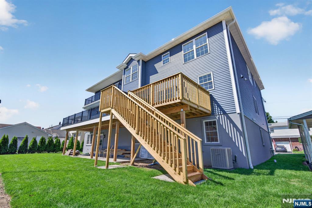 454 A Grace Avenue Property Photo 3