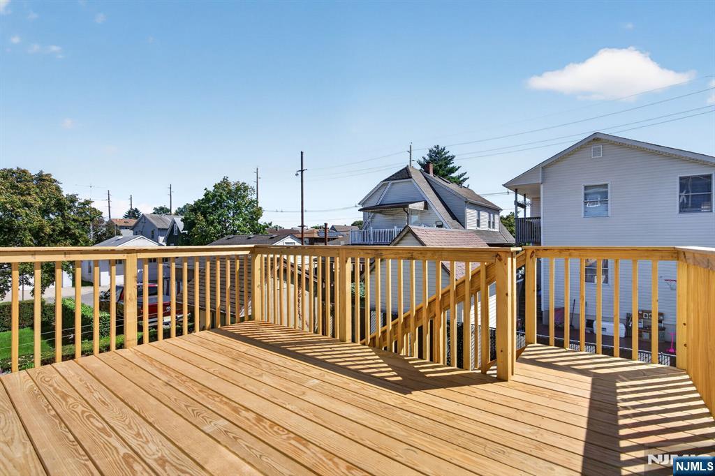 454 A Grace Avenue Property Photo 6