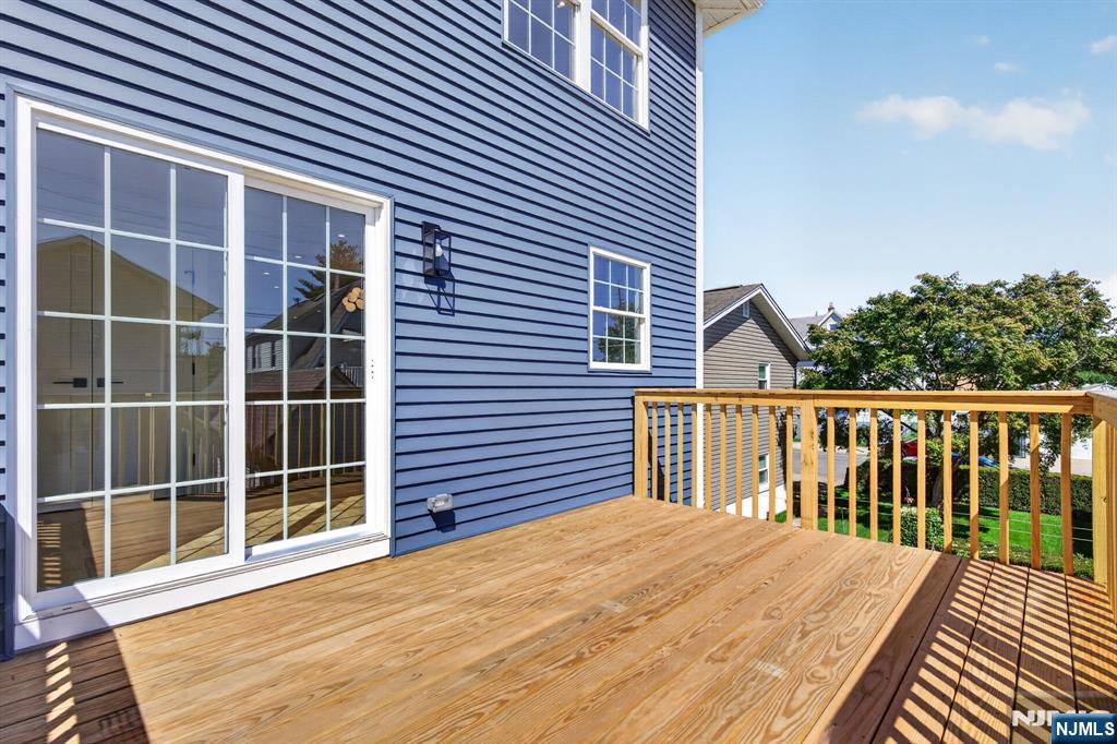 454 A Grace Avenue Property Photo 7