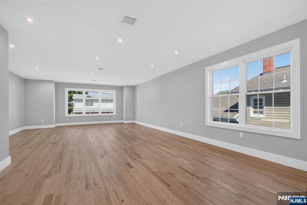 454 A Grace Avenue Property Photo 11