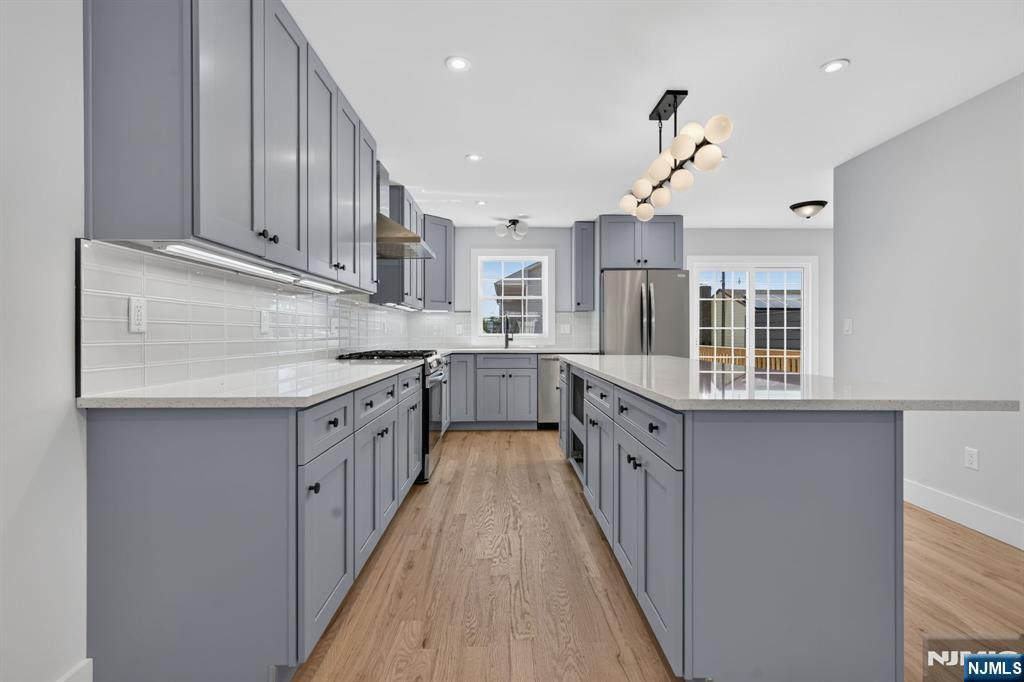 454 A Grace Avenue Property Photo 12