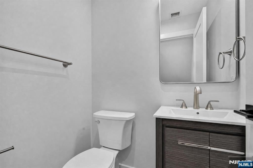454 A Grace Avenue Property Photo 16