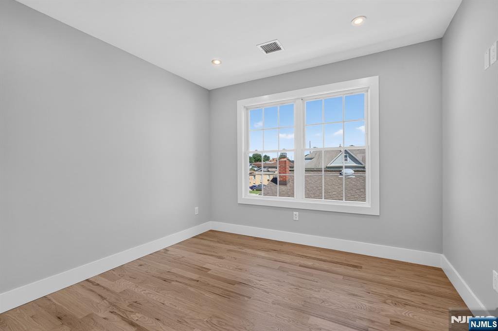 454 A Grace Avenue Property Photo 23