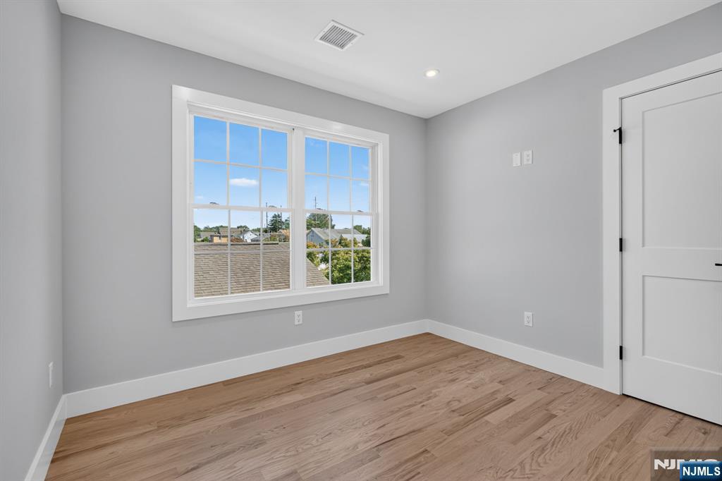 454 A Grace Avenue Property Photo 24