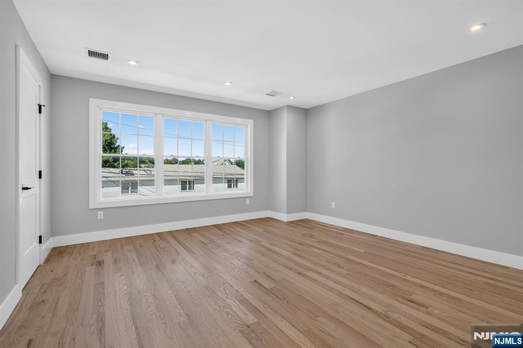 454 A Grace Avenue Property Photo 26