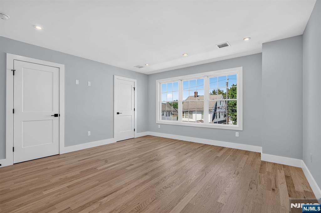 454 A Grace Avenue Property Photo 27