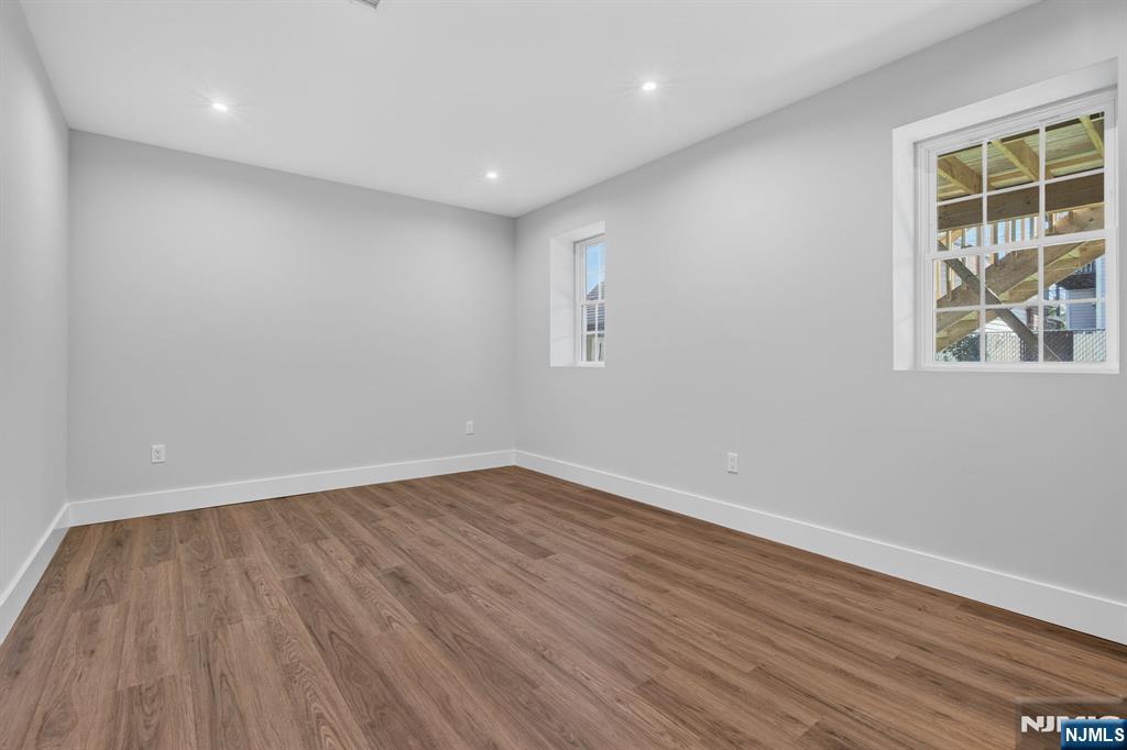 454 A Grace Avenue Property Photo 32