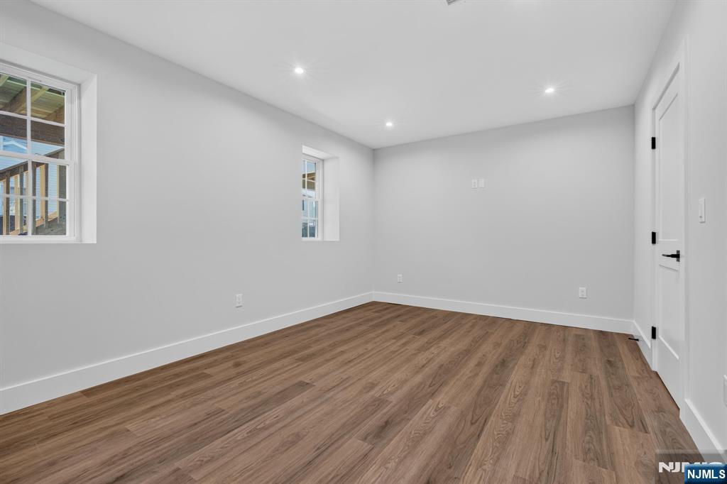454 A Grace Avenue Property Photo 33