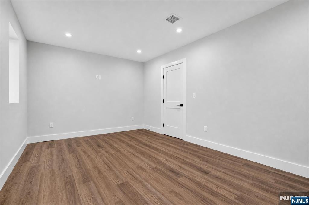 454 A Grace Avenue Property Photo 35