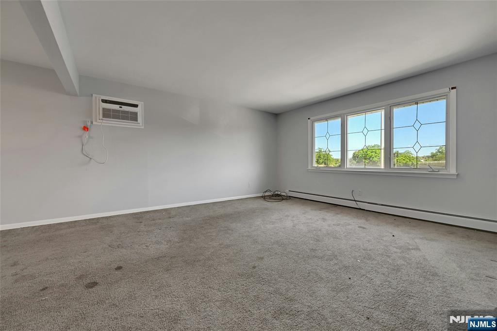 347 Chestnut Avenue Property Photo 2