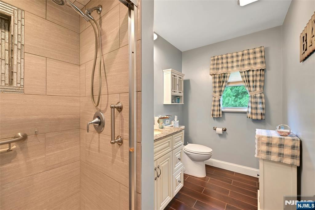 347 Chestnut Avenue Property Photo 7