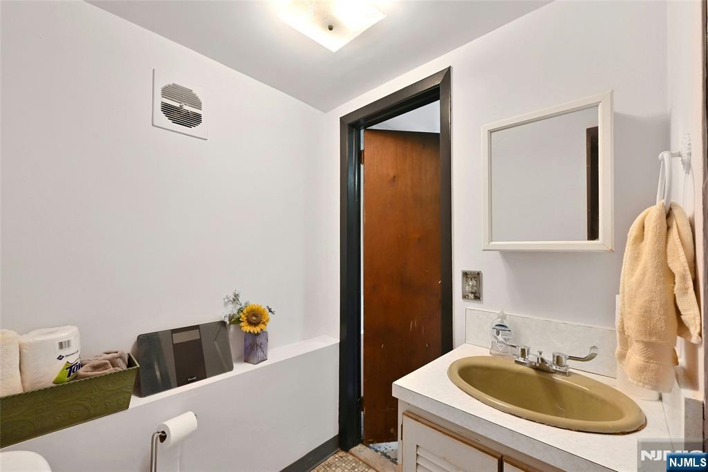 347 Chestnut Avenue Property Photo 24