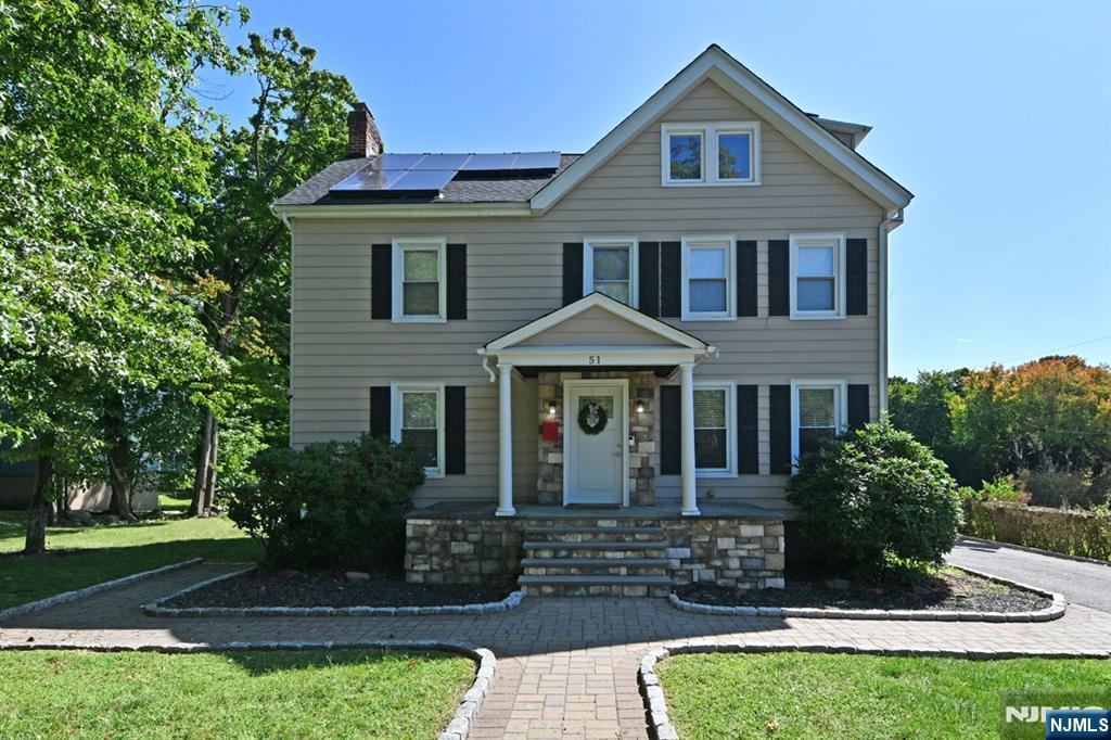 51 High Property Photo 1